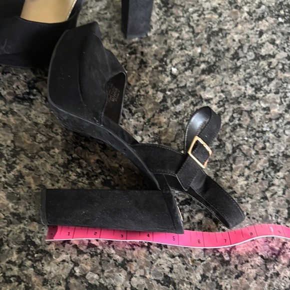 Jessica Simpson Black suede Chunky Platform Heels with Gold Buckle EUC 8.5 - Picture 14 of 15